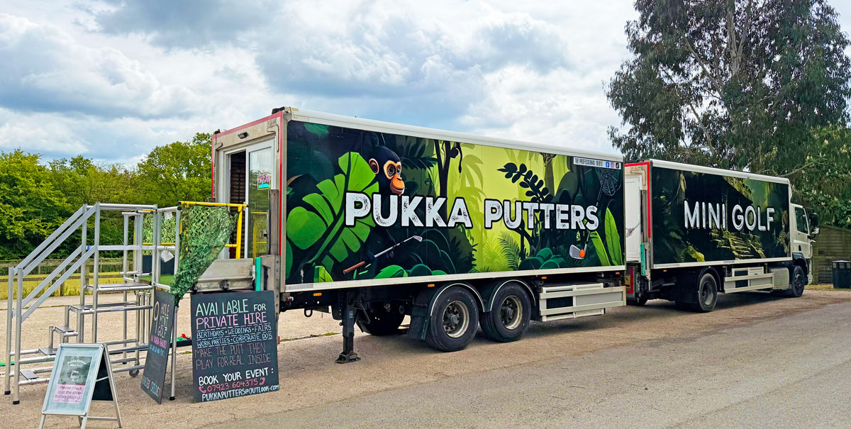 Pukka Putters mini golf